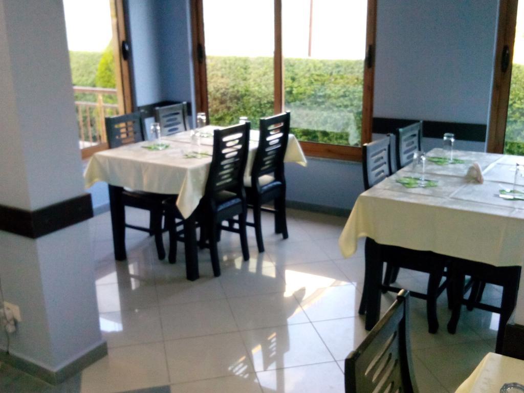 Hotel Restaurant Globi Velipojë Exterior foto